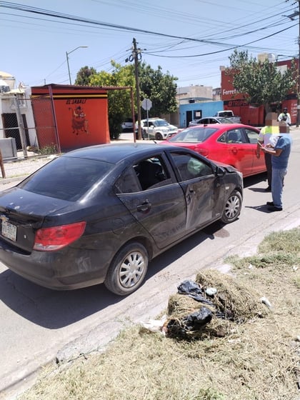 Chocan por alcance en la colonia 5 de Mayo de Gómez Palacio