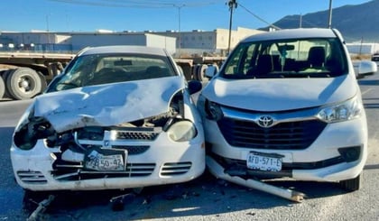 Choque múltiple en carretera a Derramadero deja dos lesionados