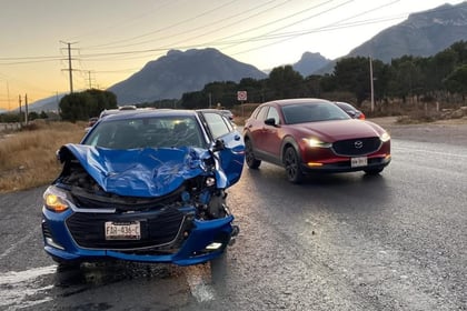 Accidente en Saltillo causa volcadura tras arrollamiento de vaca