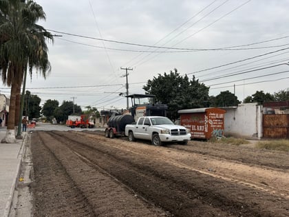 Inician trabajos de pavimentación en la calle Mutualismo del centro de Gómez Palacio