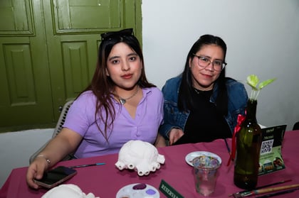 Azalia Rodríguez y Luisa Ortíz.