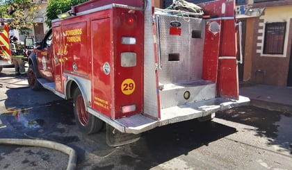 Incendio en vivienda abandonada moviliza Bomberos