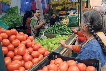 Inflación a la baja en primera quincena de marzo; disminuyen precios de alimentos