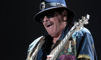Carlos Santana pospone concierto tras ser hospitalizado de emergencia