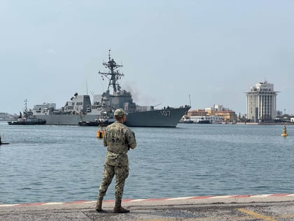 ¿Por qué hay un buque de la Marina de Estados Unidos en el Puerto de Veracruz?