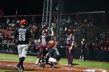 Los Guindas cayeron en uno y ganaron otro de la doble cartelera. (Cortesía)
