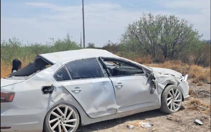 Volcadura en Ceballos deja dos adultos y dos menores lesionados