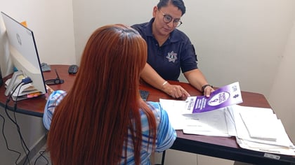 Agrupamiento Violeta en apoyo a las mujeres víctimas de violencia en Gómez Palacio