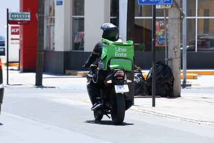 Más de 600 mil personas que trabajan en plataformas digitales podrían afiliarse al IMSS