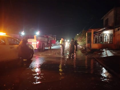 Corporaciones de San Pedro se encargan del desagüe en varios puntos, tras la lluvia