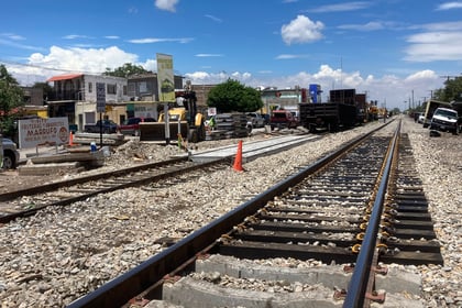 Faltó planeación para guiar la circulación por obras en la vías del tren en Madero, dicen comerciantes