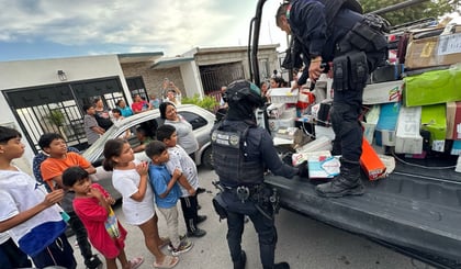 Corporaciones estatales entregan más de 3 mil pares de zapatos escolares