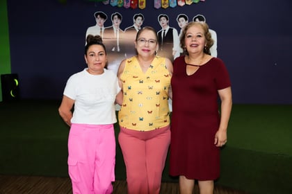Raquel Ríos, Isela Esquivel y Cristina González.
