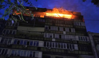 Rusia ataca Kiev provocando incendios y deja al menos 10 heridos