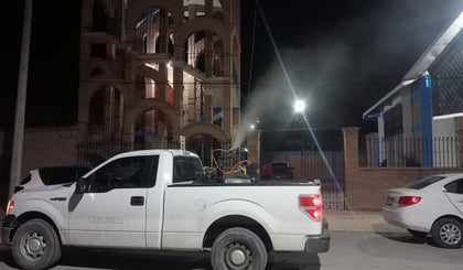 Realizan termonebulización nocturna en la zona urbana de San Pedro