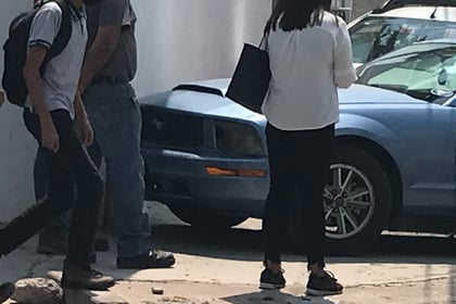 Cuando las banquetas se convierten en obstáculos: más de 300 sanciones en Torreón por bloquear el paso peatonal