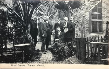 Elegante era la clientela que asistía a departir socialmente en las instalaciones del Hotel Sternau, negociación que estuvo ubicada en la calle Múzquiz sur del sector Alianza. Antigua postal con la membresía del hotel. (CORTESÍA)
