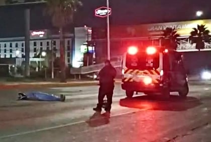Muere motociclista tras impactarse contra un camión en Saltillo