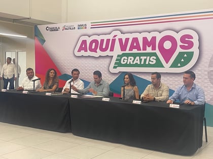 Alcalde de Saltillo arranca credencialización para el programa de transporte “Aquí Vamos Gratis”