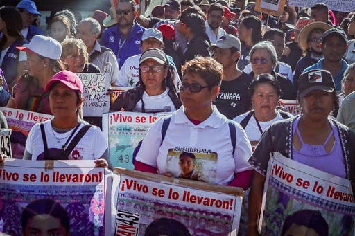 Este miércoles, por la madrugada, salieron de prisión los ocho militares acusados en el caso Ayotzinapa, a quienes se les revocó la prisión preventiva el sábado.