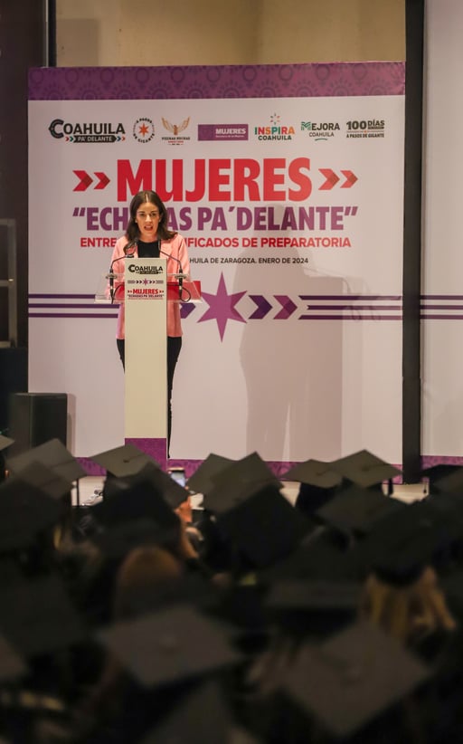 Se potencializará a las mujeres con programas de apoyo como el de Preparatoria Gratuita y para estudiar una carrera universitaria. (EL SIGLO DE TORREÓN)