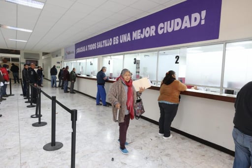 Cajas para el pago del predial en Saltillo. (ISABEL AMPUDIA)