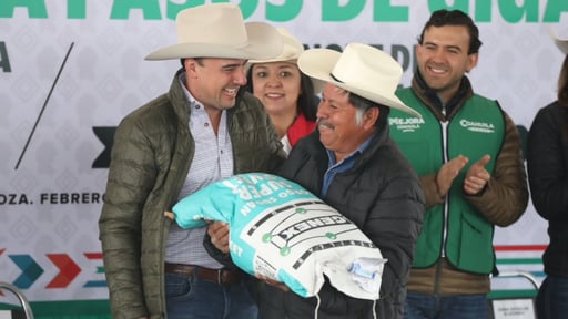El gobernador Manolo Jiménez arranco el Programa Estatal de Semilla Forrajera en apoyo a los productores de Coahuila (CORTESÍA)