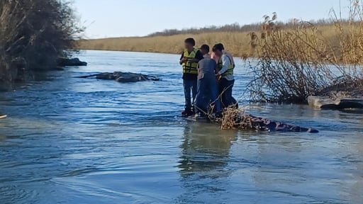 Todos los migrantes se encontraban varados en el río Bravo. (EL SIGLO DE TORREÓN)