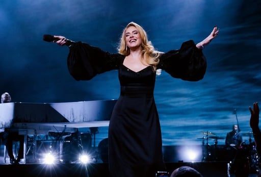 La cantante británica Adele ha cancelado sus conciertos previstos en Las Vegas durante el mes de marzo, bajo el formato 'Weekends with Adele', debido a los problemas de salud que viene arrastrando desde hace un tiempo y que afectan a su voz.