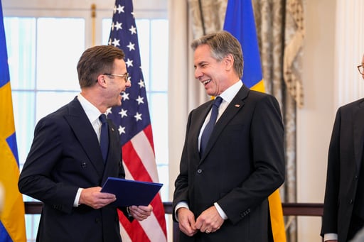 El primer ministro sueco, Ulf Kristersson y el secretario de Estado de Estados Unidos, Antony Blinken. (AP)