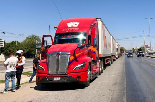 Entraron en vigor las multas a los camiones de doble remolque que transiten por el periférico Raúl López Sánchez.