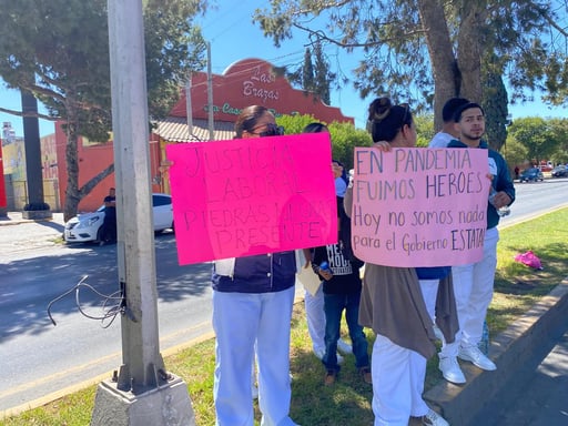 Protestas de trabajadores de la salud en Coahuila. (CORTESÍA)