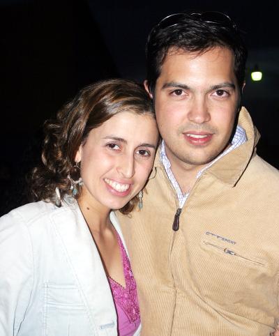 pa_03022006 
 Aracely Mayo y Federico Garza.