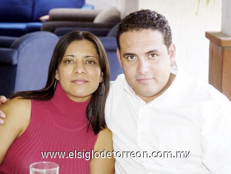 01122006
Fabiola de Reyes y Jesús Reyes.