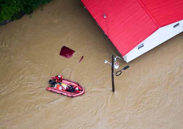 Lluvias en Kentucky han cobrado al menos 37 vidas