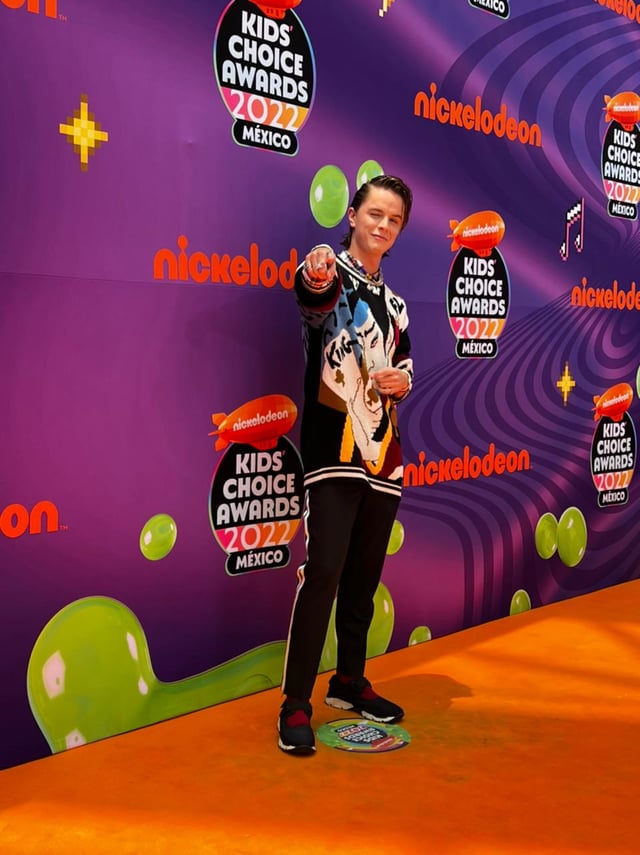 Danna Paola, Big Time Rush y más estrellas deslumbran la alfombra naranja de Kids´Choice Awards México