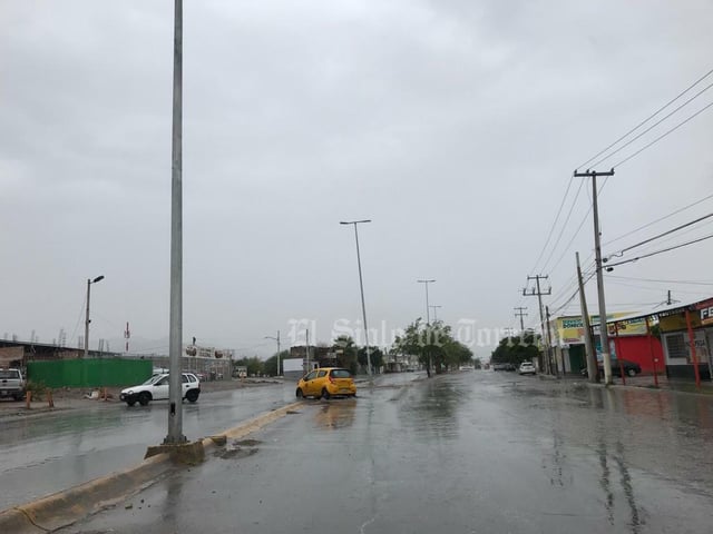 Las lluvias en Torreón dejaron encharcamientos.