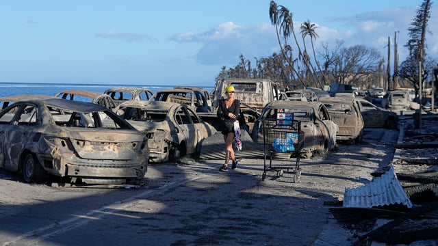 Muertes por incendios en Hawái se acercan al centenar