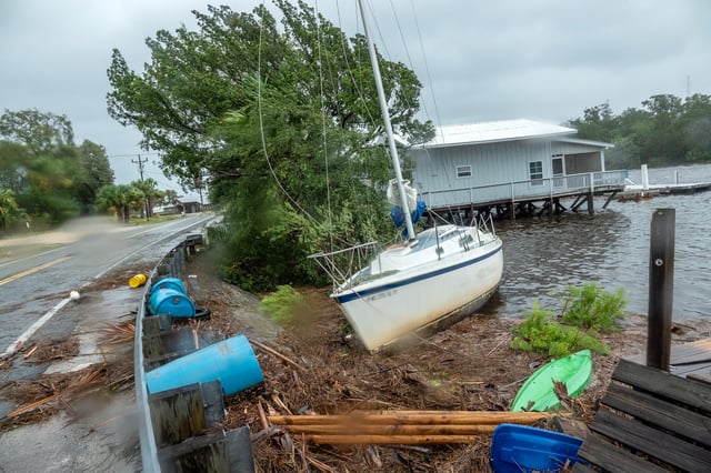 Huracán Idalia deja sin luz a hogares en Florida