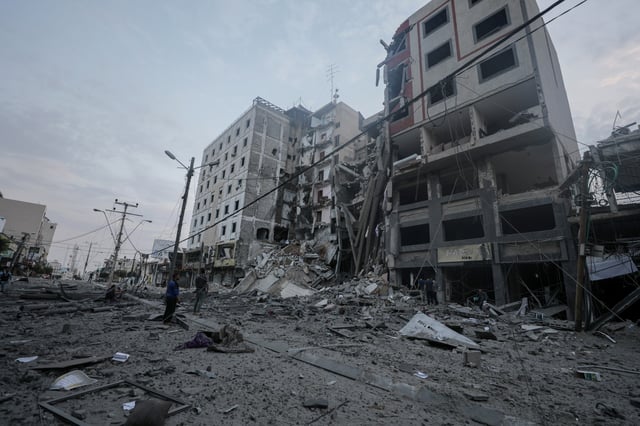 Hamás lanza ofensiva contra Israel; Ejército israelí responde con bombardeos en Gaza