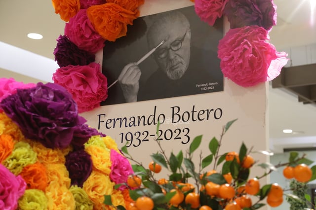Dedican altar de muertos al pintor colombiano Fernando Botero en Torreón