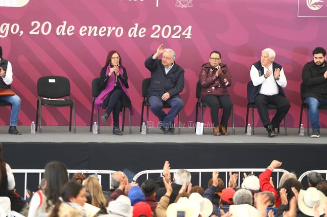 En su visita a la capital de Durango, la primera desde que llegó a la Presidencia de México, Andrés Manuel López Obrador anunció una serie de acciones y apoyos para esta entidad.