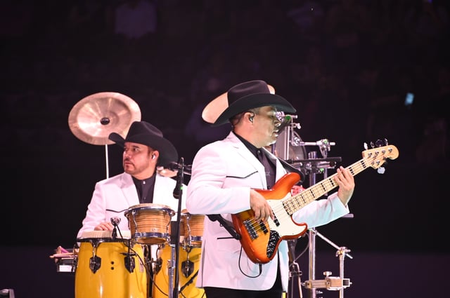 Noche de Romanticismo en el Coliseo Centenario