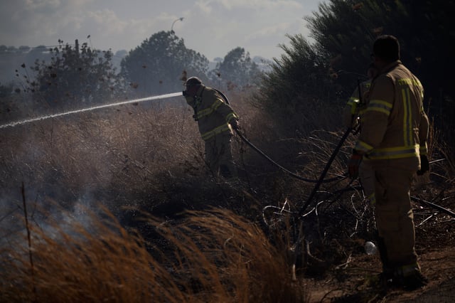 Bombardeos israelíes matan a decenas de personas en Líbano