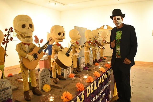 La exposición de Hugo Ortíz que celebra el Día de Muertos