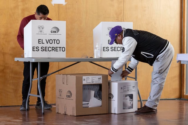 Inicia la votación en jornada electoral de Ecuador