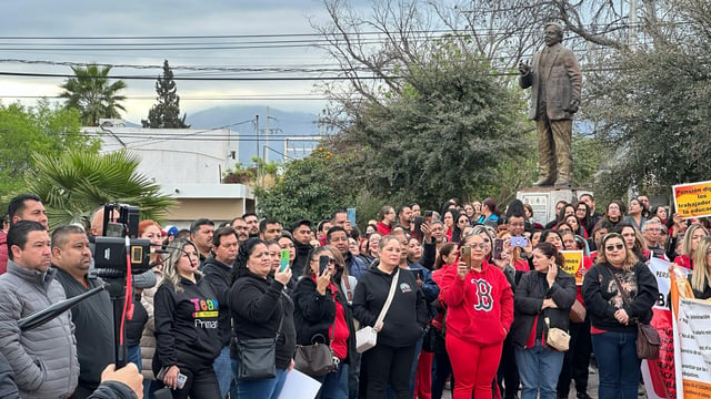 Maestros protestan en Monclova contra reforma a la Ley del ISSSTE 2025