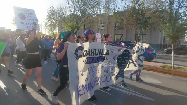 Contingente marcha en Piedras Negras por motivo del 8M