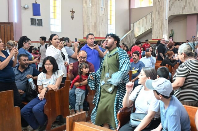 Viacruis en colonia Santa Rosa de Gómez Palacio