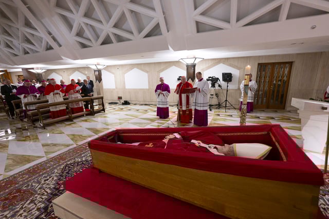 Fotografías del Papa Francisco desde su féretro Fotografías del Papa Francisco desde su féretro
